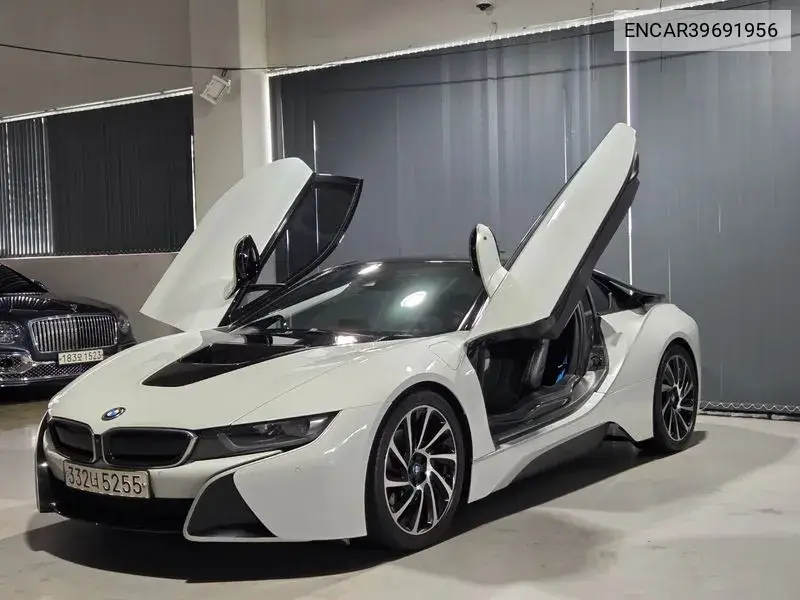 BMW i8 2016 года выпуска