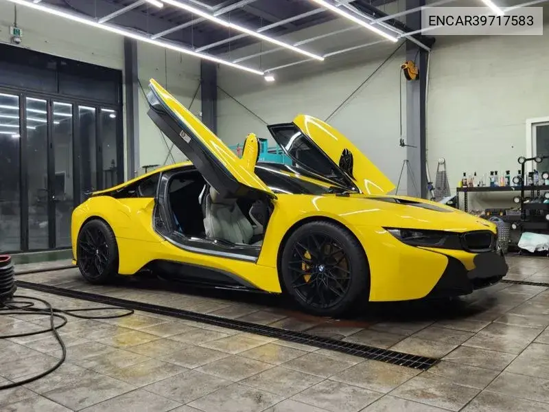 BMW i8 2016 года выпуска