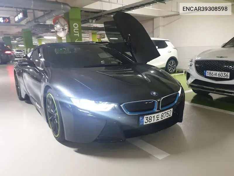 BMW i8 2019 года выпуска