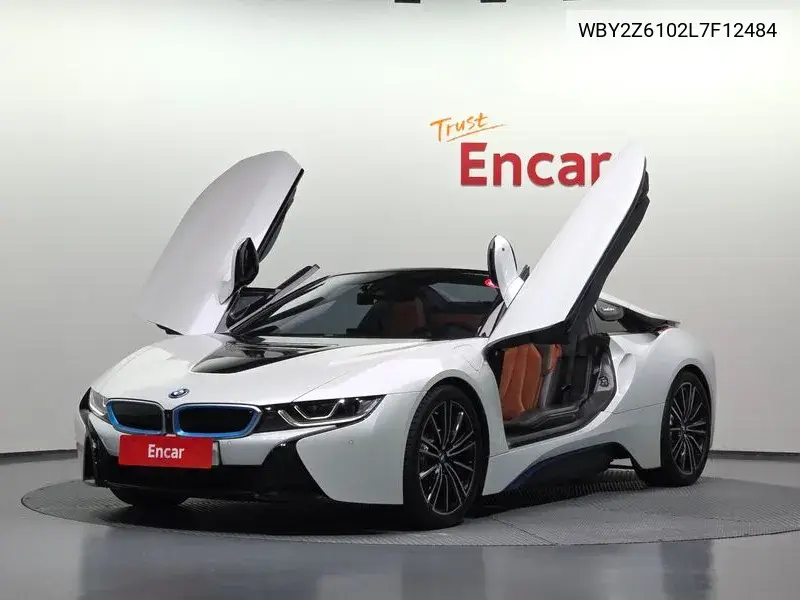 BMW i8 2020 года выпуска