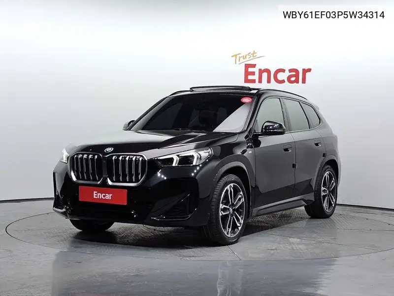 BMW iX1 2023 года выпуска