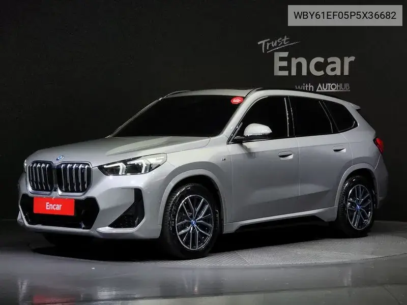 BMW iX1 2023 года выпуска
