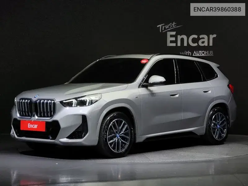 BMW iX1 2023 года выпуска