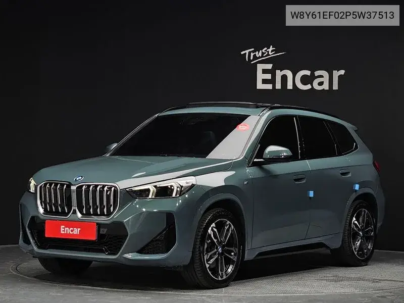 BMW iX1 2023 года выпуска