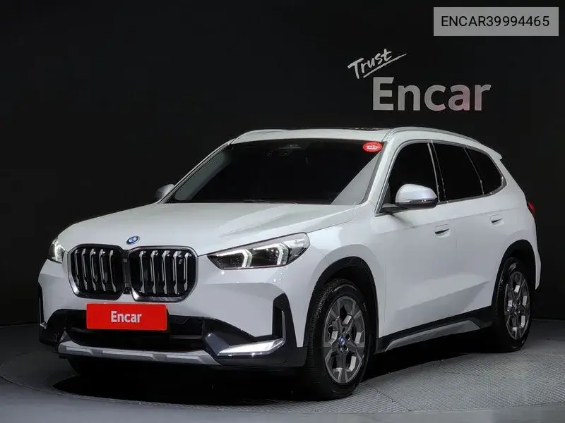 BMW iX1 2023 года выпуска