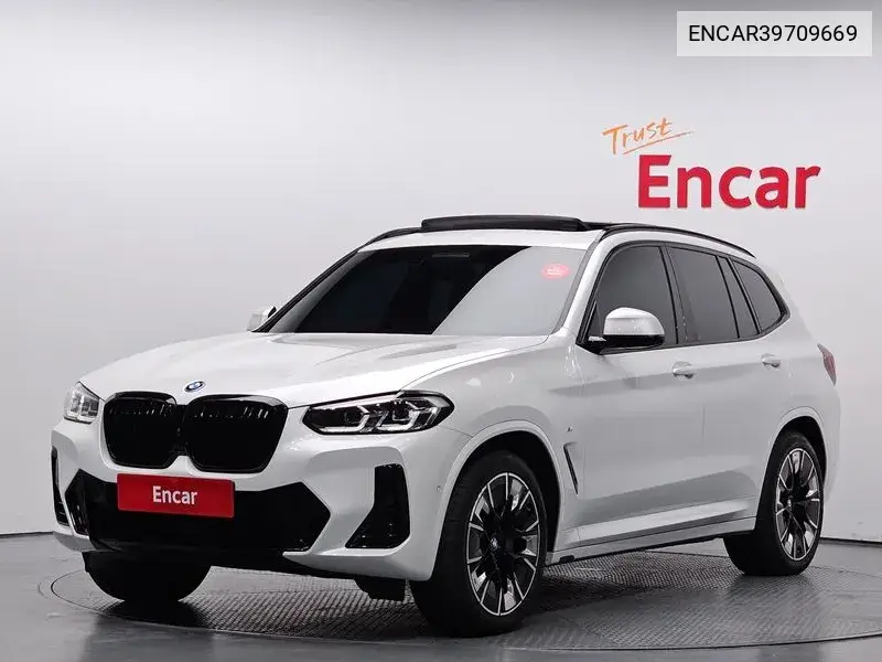 BMW iX3 2022 года выпуска