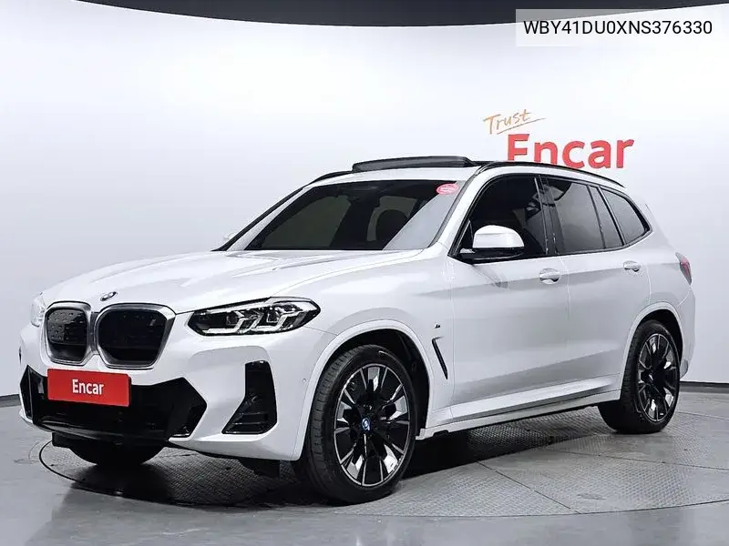 BMW iX3 2022 года выпуска