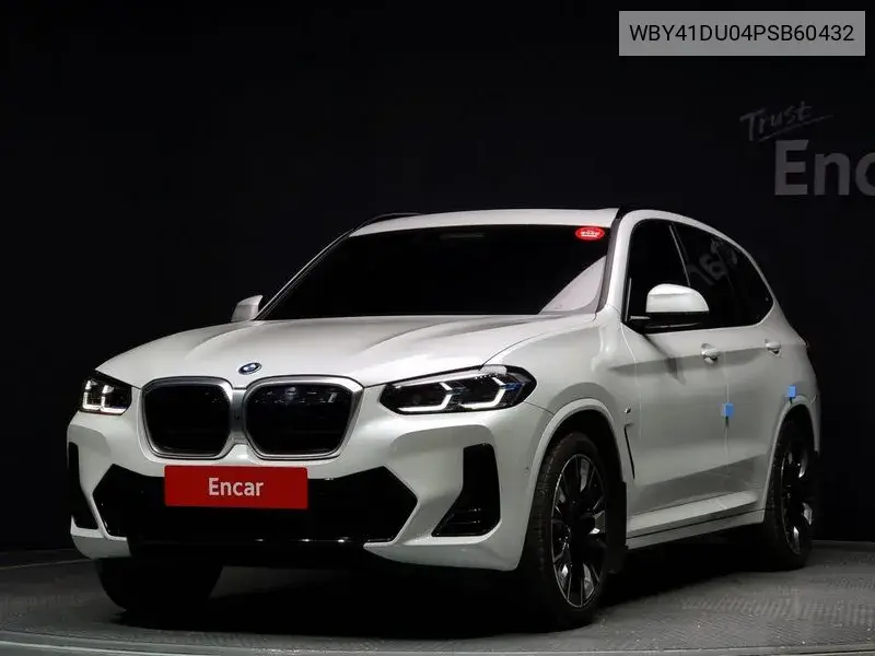 BMW iX3 2023 года выпуска