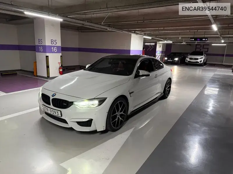 BMW M4 2018 года выпуска