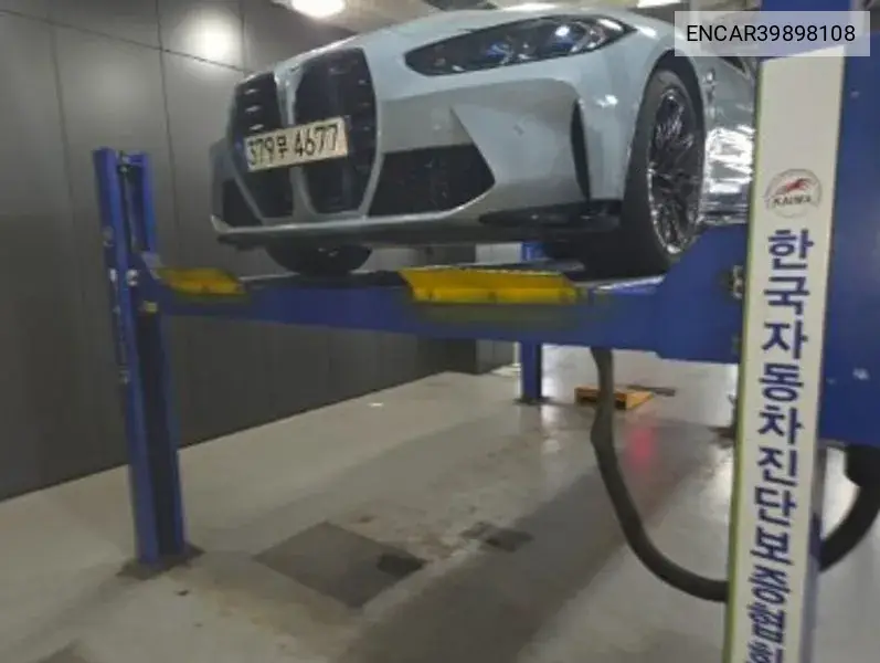 BMW M4 2021 года выпуска