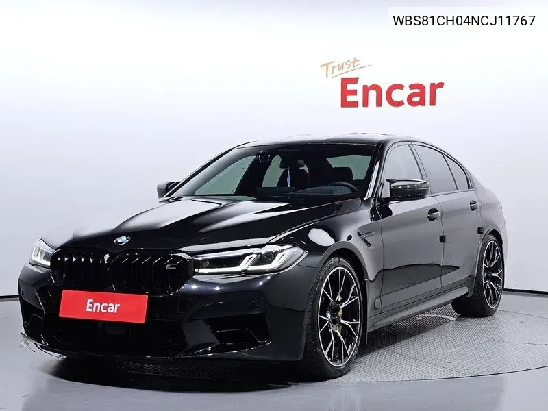 BMW M5 2022 года выпуска