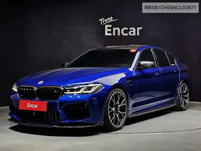 BMW M5 2022 года выпуска