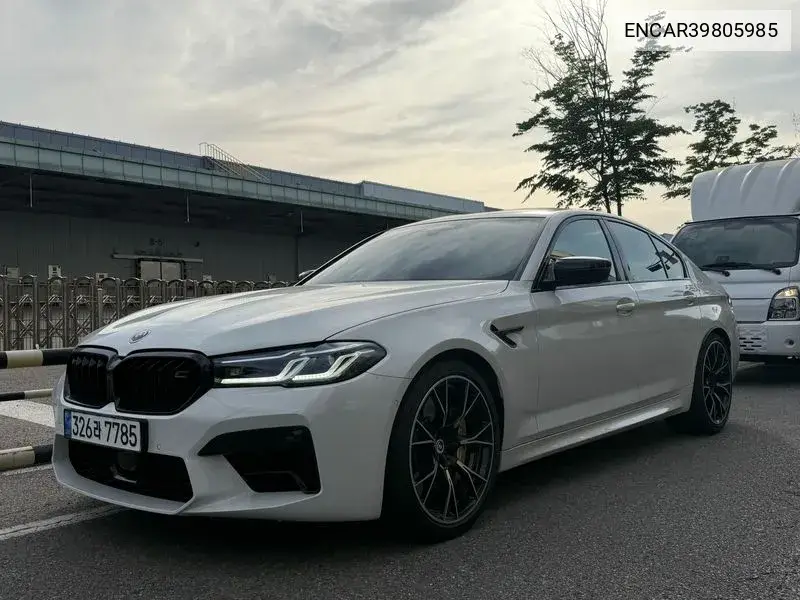 BMW M5 2022 года выпуска