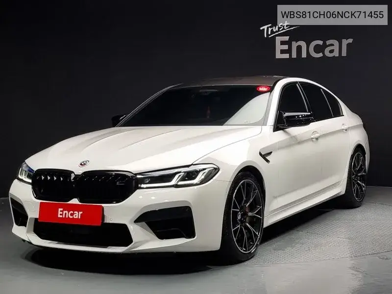 BMW M5 2022 года выпуска