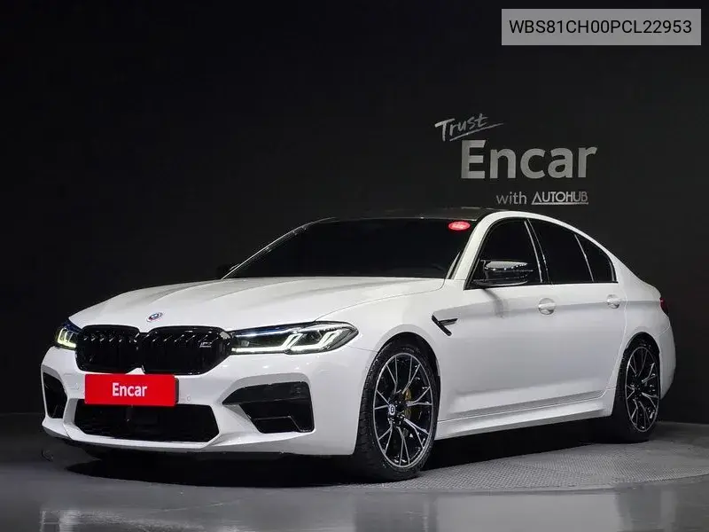 BMW M5 2023 года выпуска