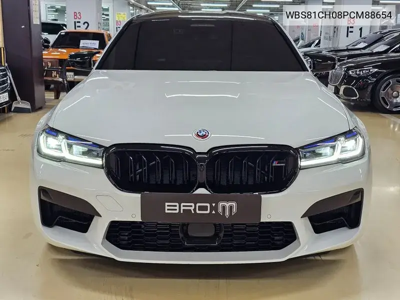 BMW M5 2023 года выпуска