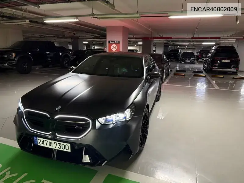 BMW M5 2024 года выпуска