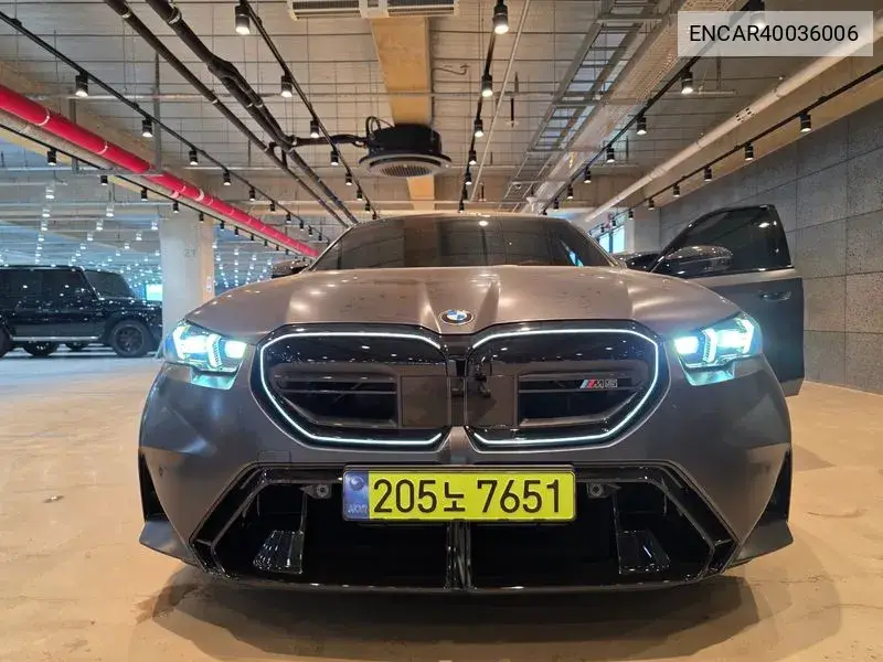 BMW M5 2024 года выпуска