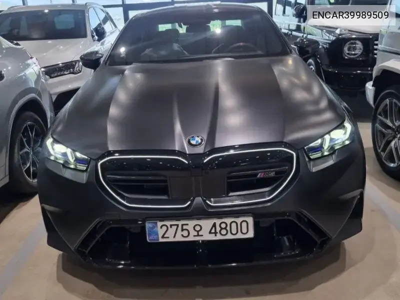 BMW M5 2025 года выпуска