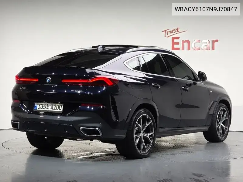 BMW X6 2021 года выпуска