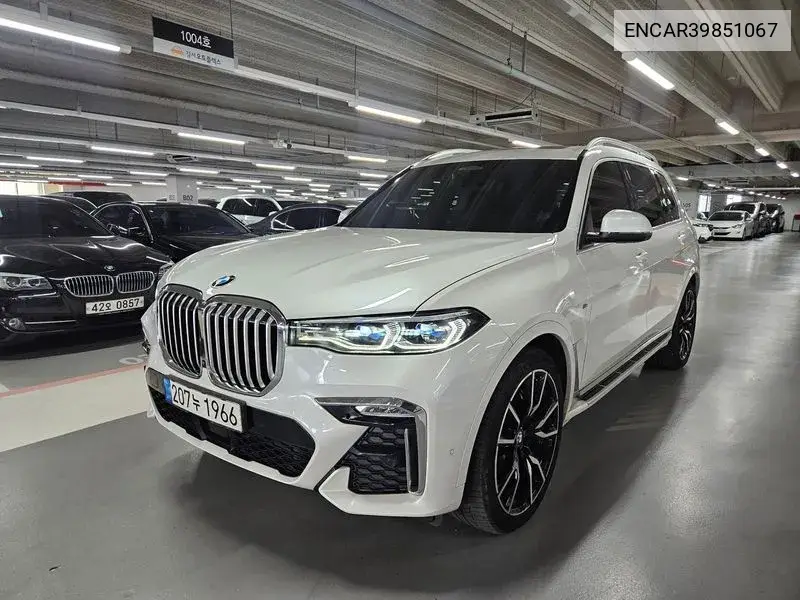 BMW X7 2022 года выпуска
