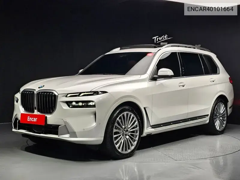 BMW X7 2024 года выпуска