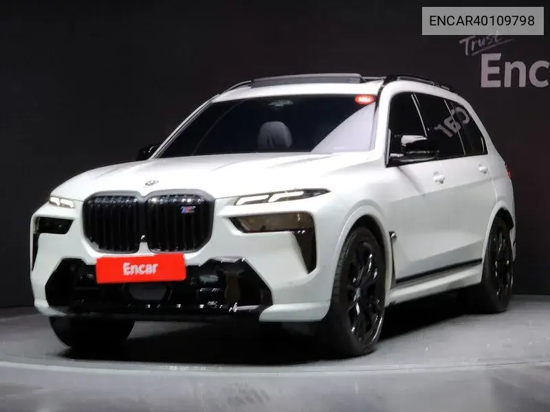 BMW X7 2024 года выпуска