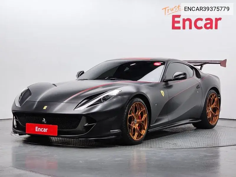 Ferrari 812 Superfast 2018 года выпуска
