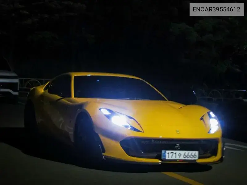Ferrari 812 Superfast 2018 года выпуска