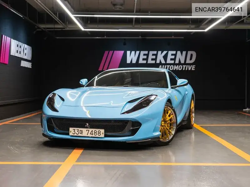 Ferrari 812 Superfast 2018 года выпуска