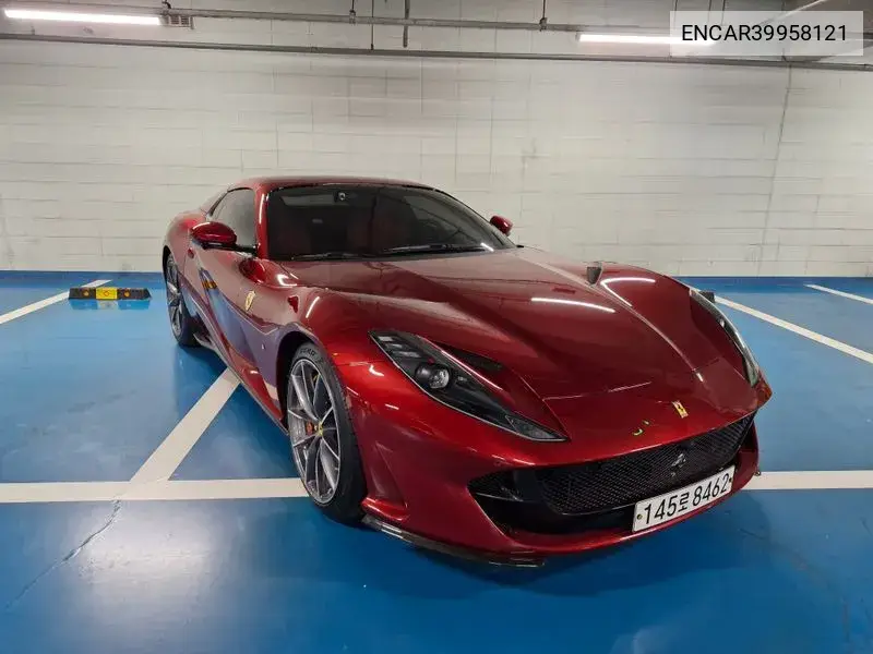 Ferrari 812 Superfast 2022 года выпуска