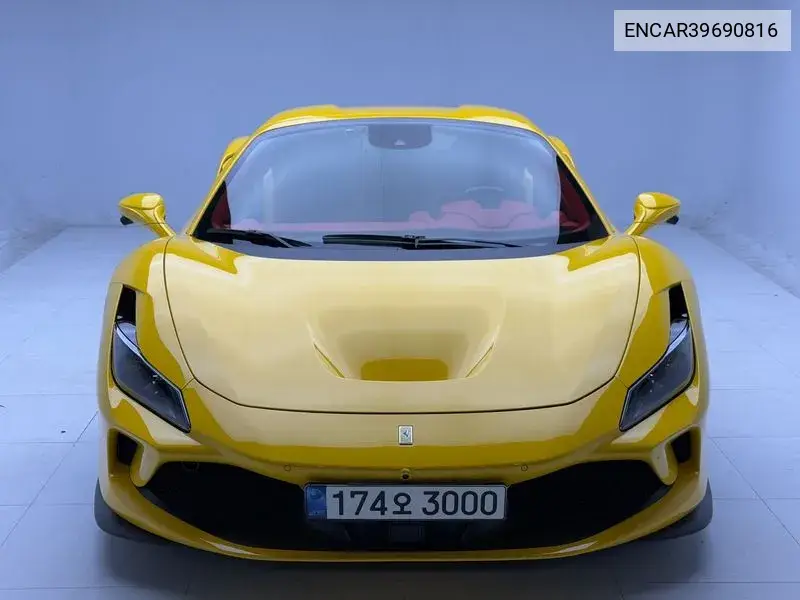 Ferrari F8 Tributo 2021 года выпуска