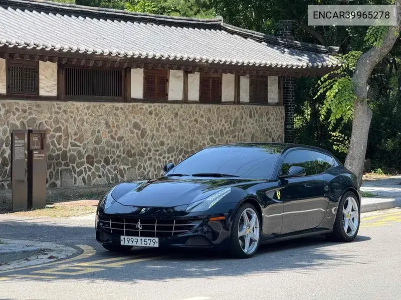 Ferrari FF 2012 года выпуска