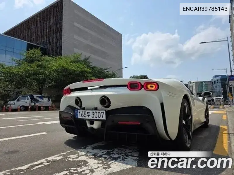 Ferrari SF90 Stradale 2022 года выпуска