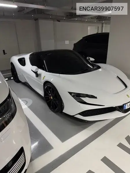 Ferrari SF90 Stradale 2023 года выпуска