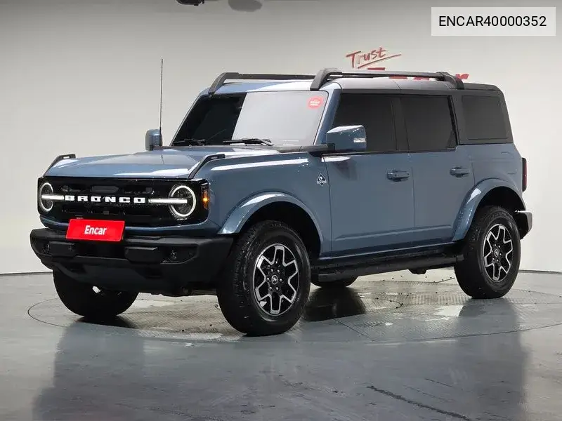 Ford Bronco 2023 года выпуска