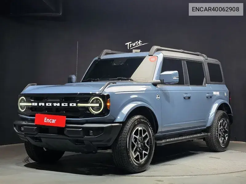 Ford Bronco 2023 года выпуска