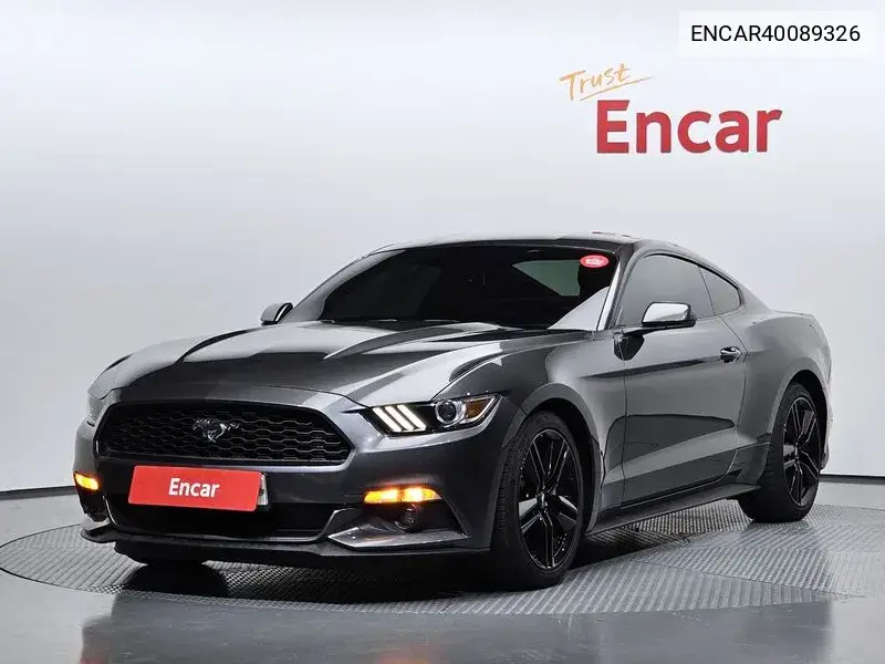 Ford Mustang 2017 года выпуска