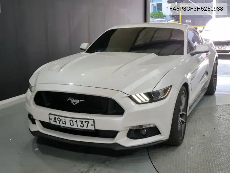 Ford Mustang 2017 года выпуска