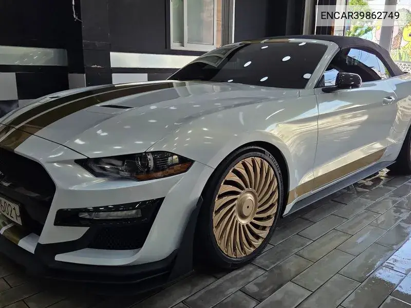 Ford Mustang 2020 года выпуска