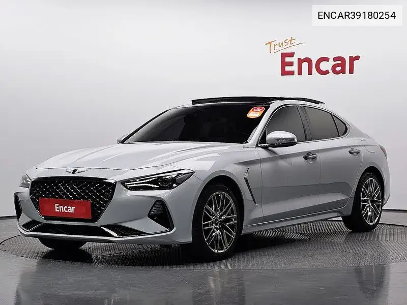 Genesis G70 2017 года выпуска