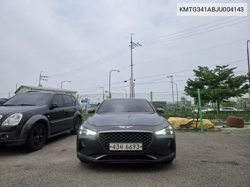 Genesis G70 2017 года выпуска