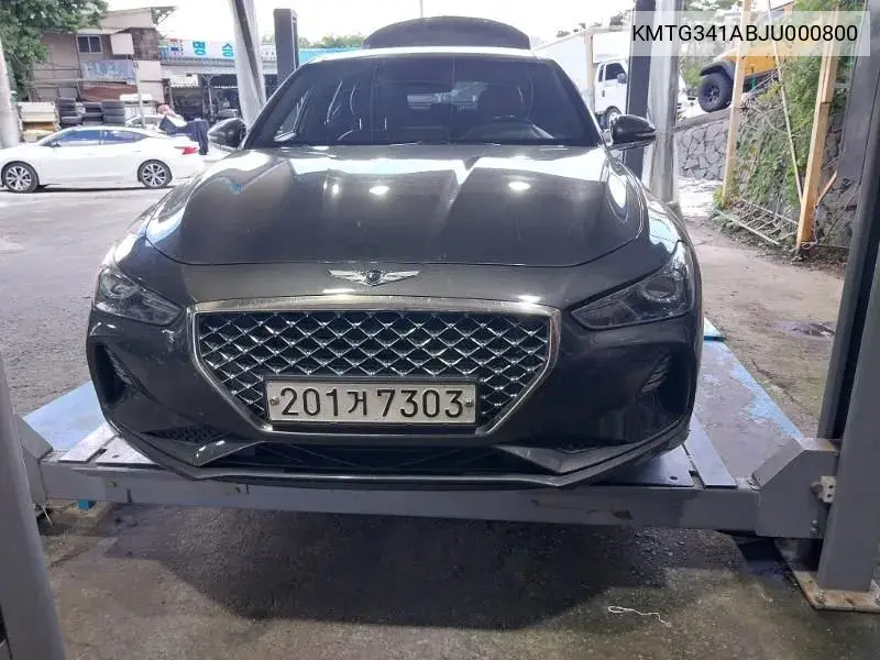 Genesis G70 2017 года выпуска