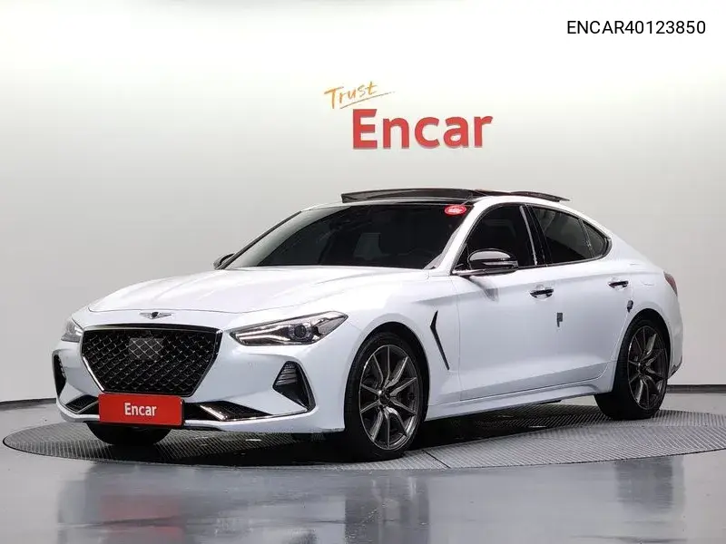 Genesis G70 2018 года выпуска