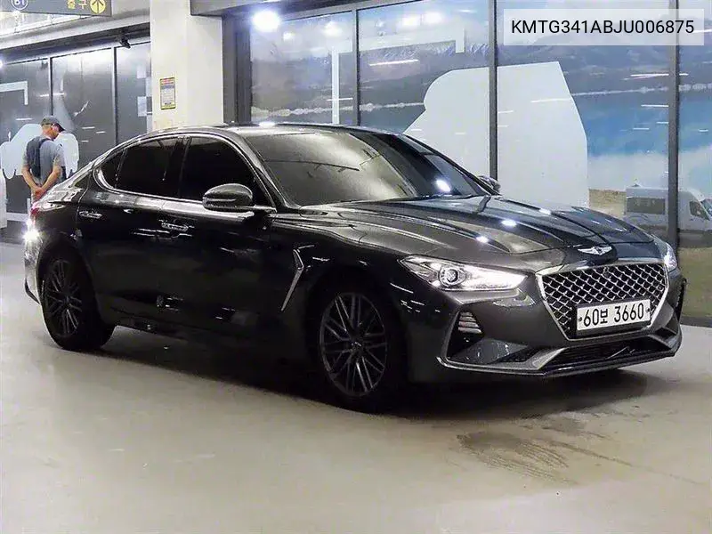 Genesis G70 2018 года выпуска