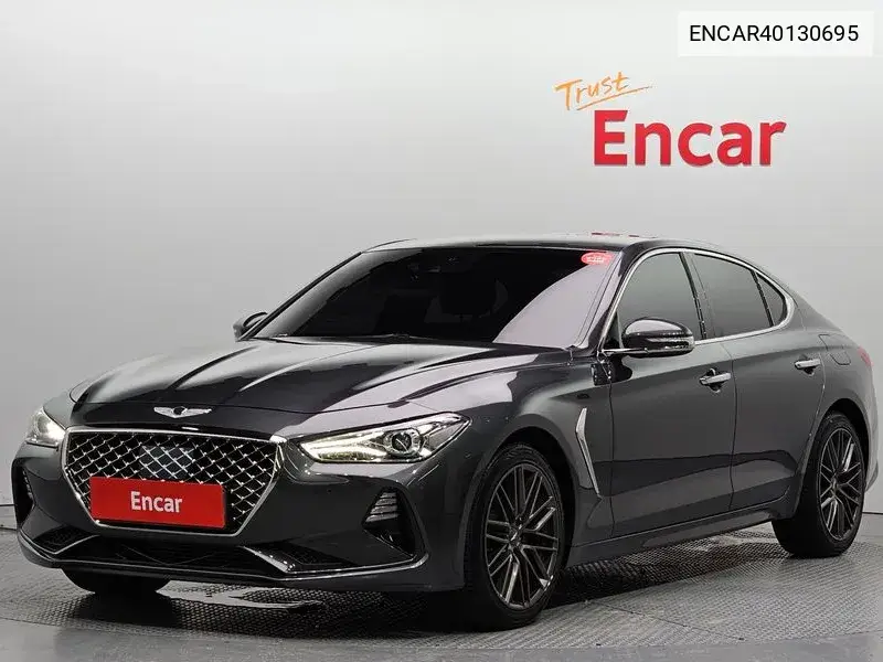 Genesis G70 2018 года выпуска