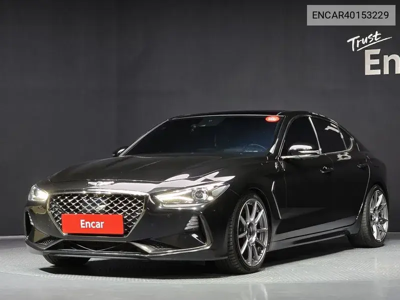 Genesis G70 2018 года выпуска