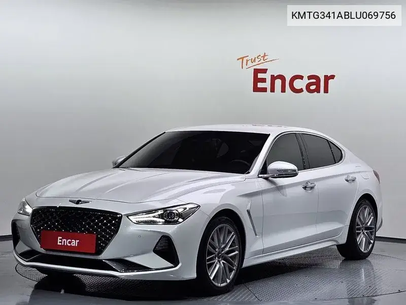 Genesis G70 2020 года выпуска