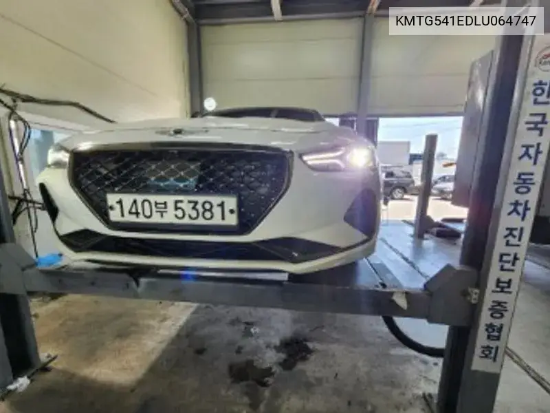 Genesis G70 2020 года выпуска