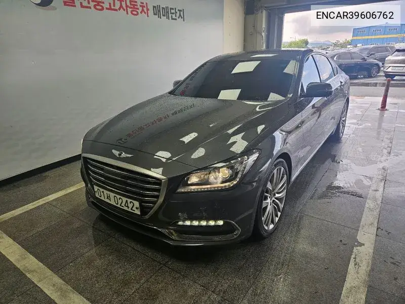 Genesis G80 2016 года выпуска